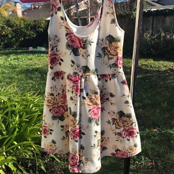 Off-white floral dress - Picture 1 of 5